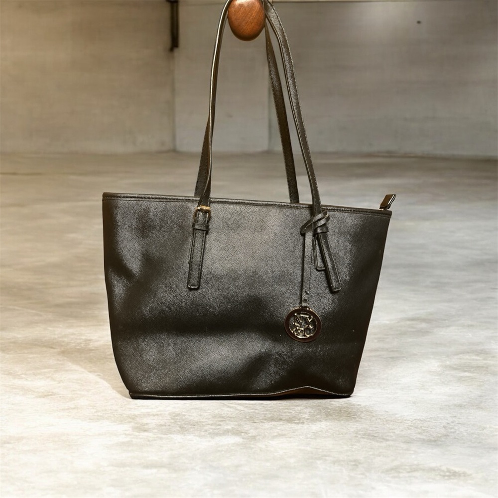 New York & Company Elegant Black Tote Bag 💼 Perfect For Working Women! - Picture 2 of 4
